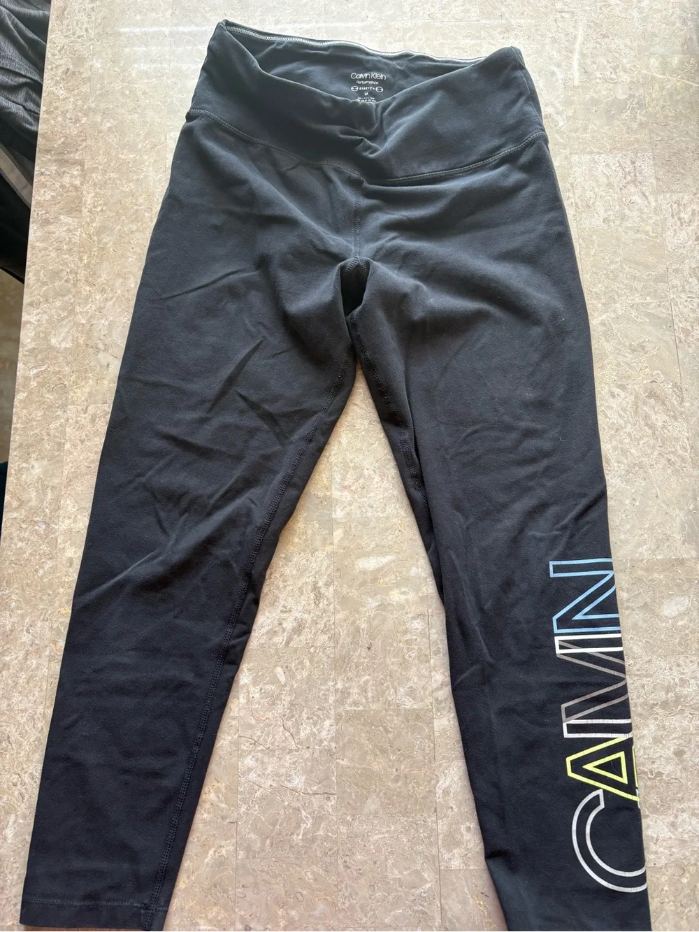 1 adidas, 2 Calvin Kline, 1 Sketchers Teal and Black Leggings-lot of 5 in size M